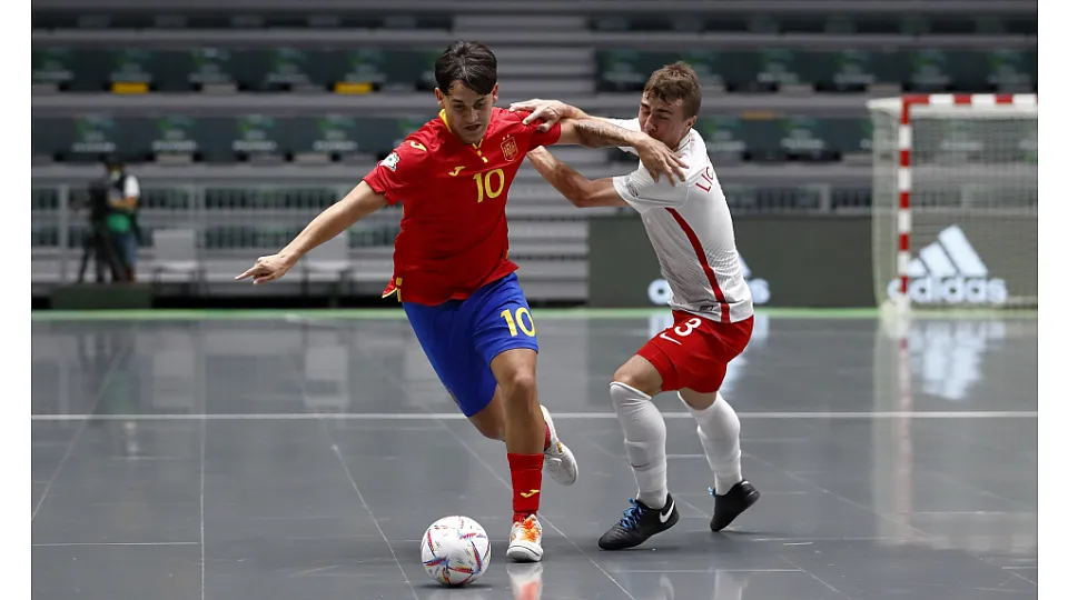 La Selección Española Sub-19 de fútbol sala, ante Polonia.
