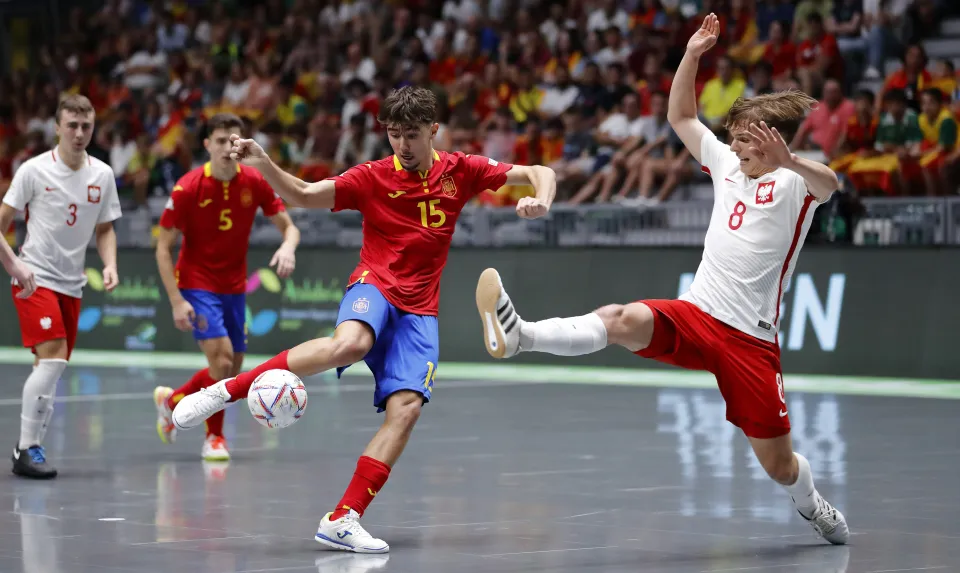 La Selección Española Sub-19 de fútbol sala, ante Polonia.