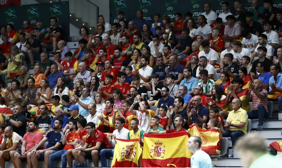 La Selección Española Sub-19 de fútbol sala, ante Polonia.