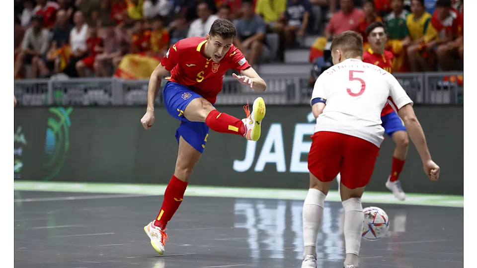 La Selección Española Sub-19 de fútbol sala, ante Polonia.