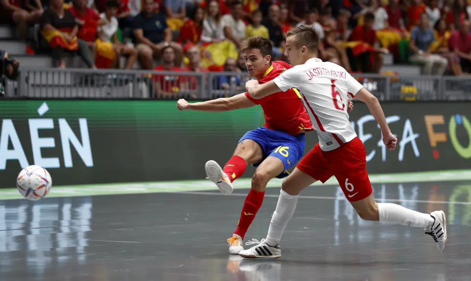La Selección Española Sub-19 de fútbol sala, ante Polonia.