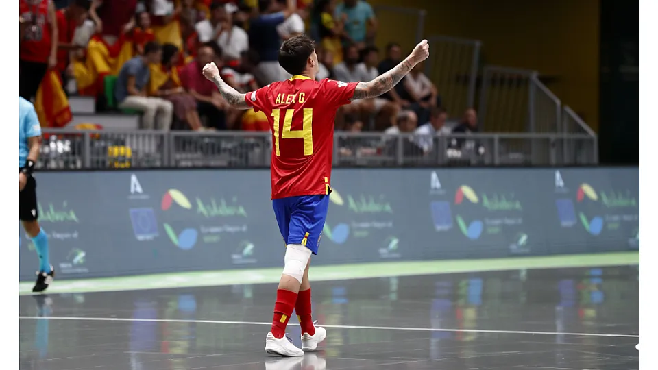 La Selección Española Sub-19 de fútbol sala, ante Polonia.