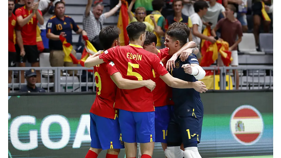 La Selección Española Sub-19 de fútbol sala, ante Polonia.