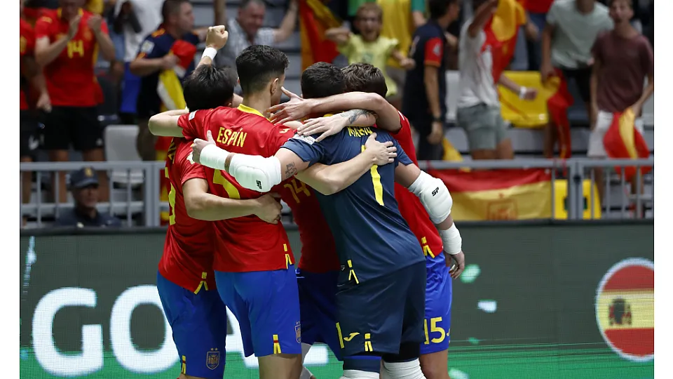 La Selección Española Sub-19 de fútbol sala, ante Polonia.