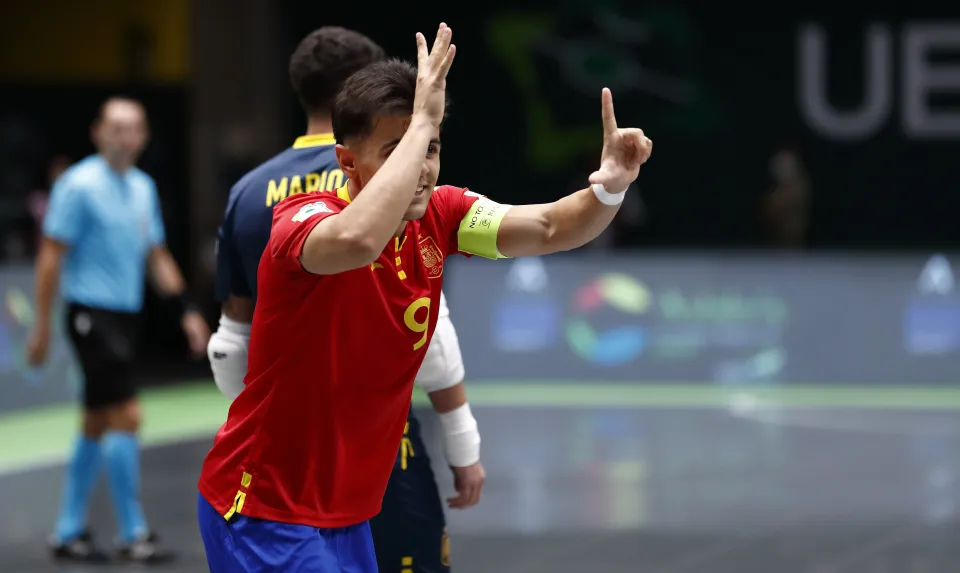 La Selección Española Sub-19 de fútbol sala, ante Polonia.