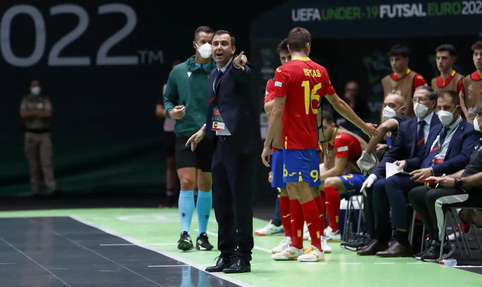 La Selección Española Sub-19 de fútbol sala, ante Polonia.