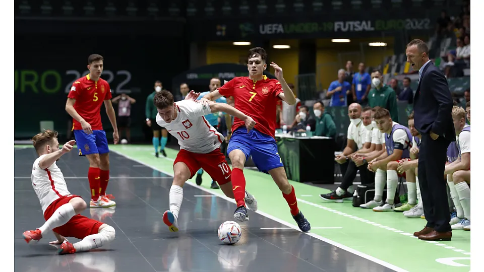 La Selección Española Sub-19 de fútbol sala, ante Polonia.