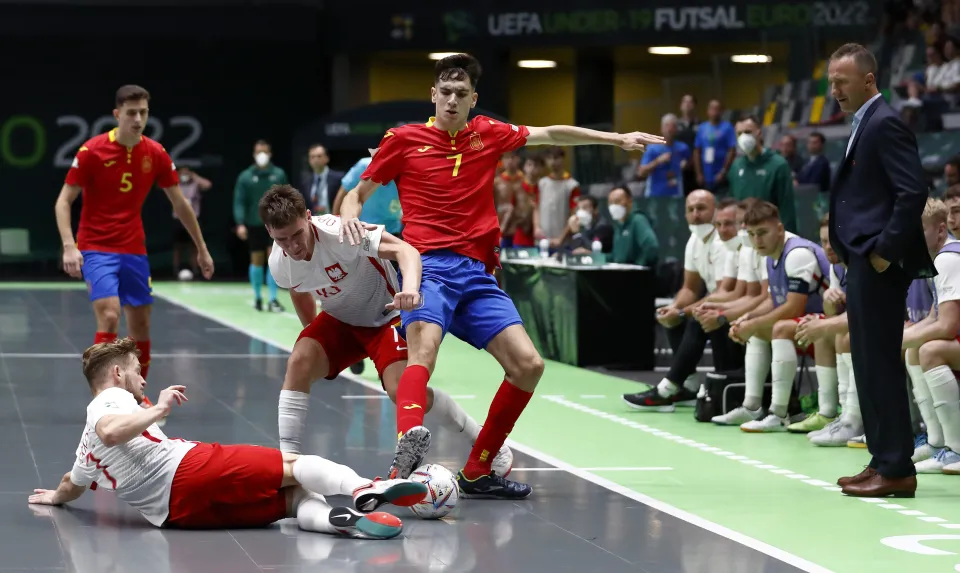 La Selección Española Sub-19 de fútbol sala, ante Polonia.