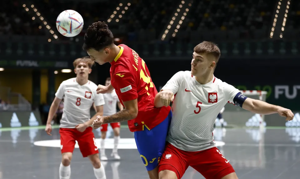La Selección Española Sub-19 de fútbol sala, ante Polonia.