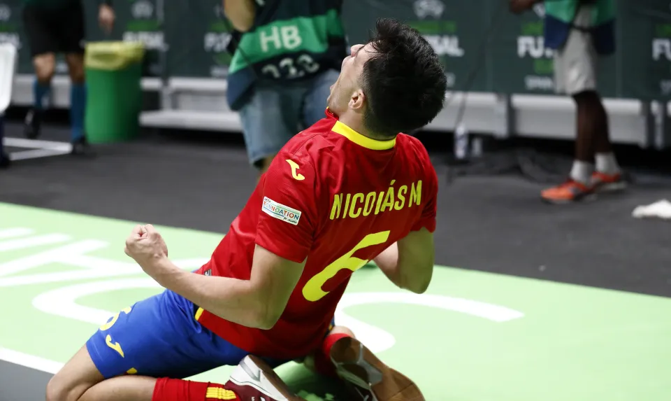 La Selección Española Sub-19 de fútbol sala, ante Polonia.