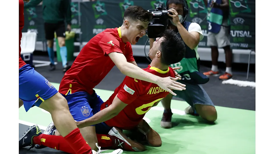 La Selección Española Sub-19 de fútbol sala, ante Polonia.