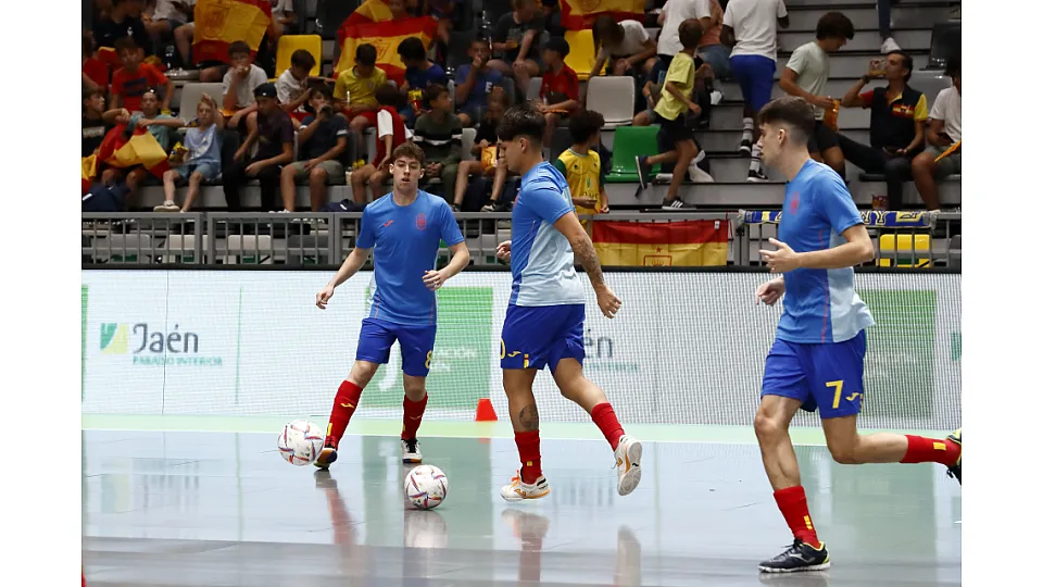 La Selección Española Sub-19 de fútbol sala, ante Polonia.