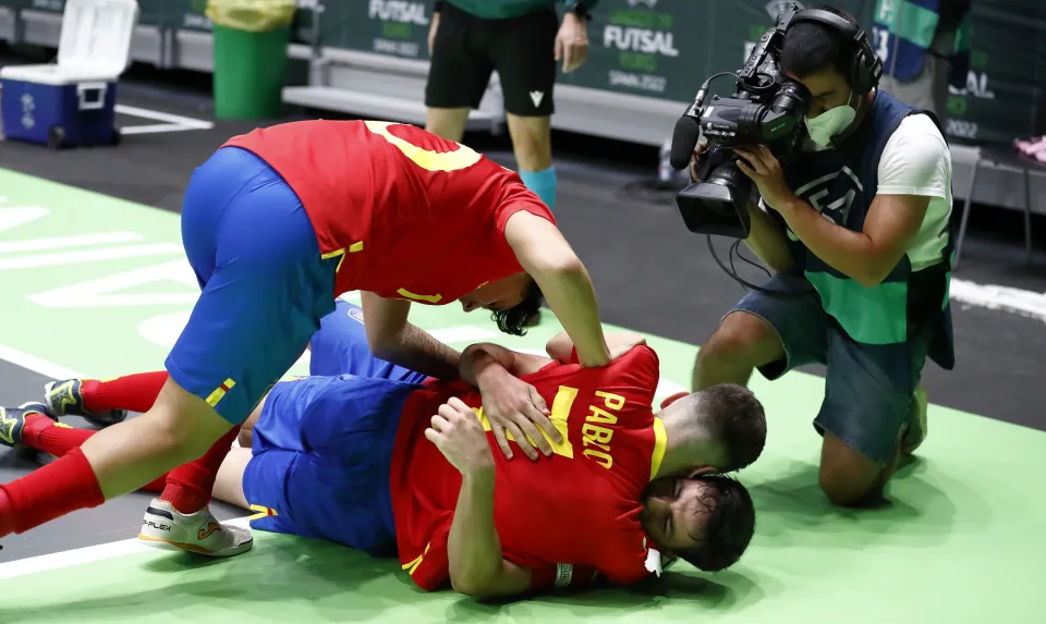 La Selección Española Sub-19 de fútbol sala, ante Polonia.