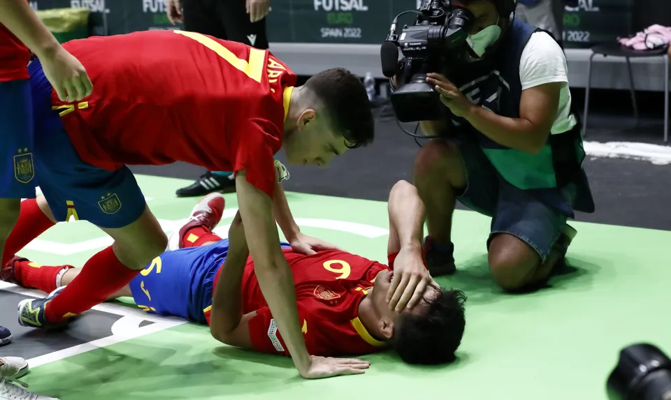La Selección Española Sub-19 de fútbol sala, ante Polonia.