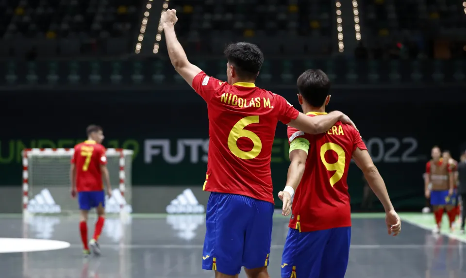 La Selección Española Sub-19 de fútbol sala, ante Polonia.