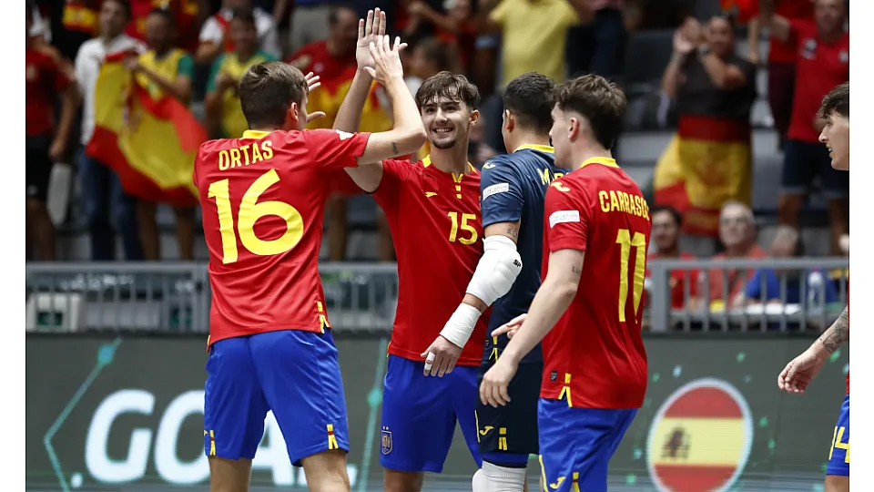 La Selección Española Sub-19 de fútbol sala, ante Polonia.