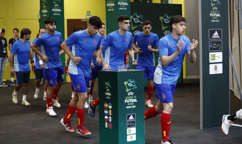 La Selección Española Sub-19 de fútbol sala, ante Polonia.