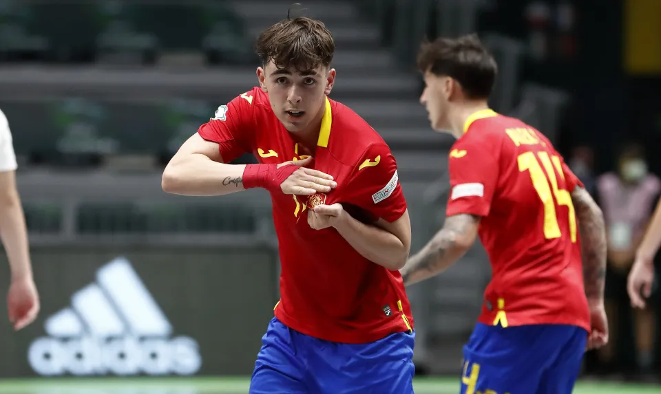 La Selección Española Sub-19 de fútbol sala, ante Polonia.