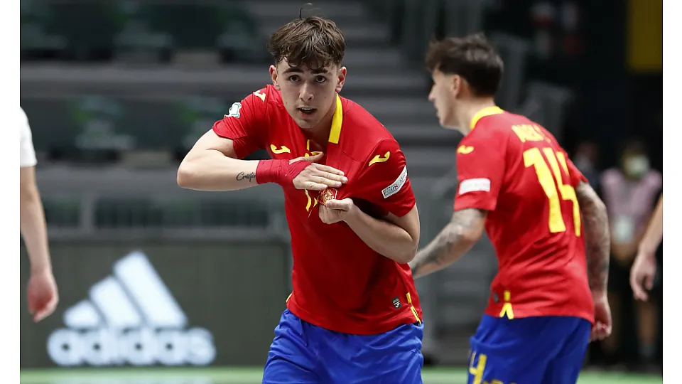 La Selección Española Sub-19 de fútbol sala, ante Polonia.