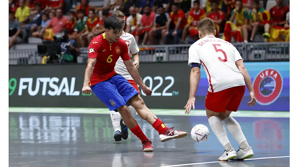 La Selección Española Sub-19 de fútbol sala, ante Polonia.