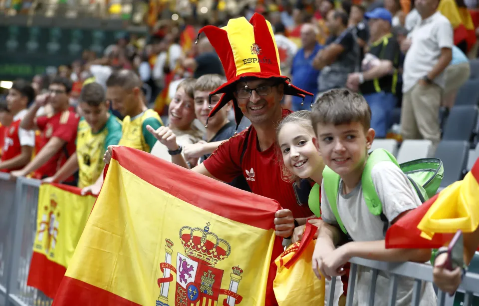 La Selección Española Sub-19 de fútbol sala, ante Polonia.