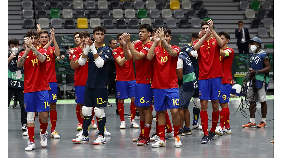 La Selección Española Sub-19 de fútbol sala, ante Polonia.