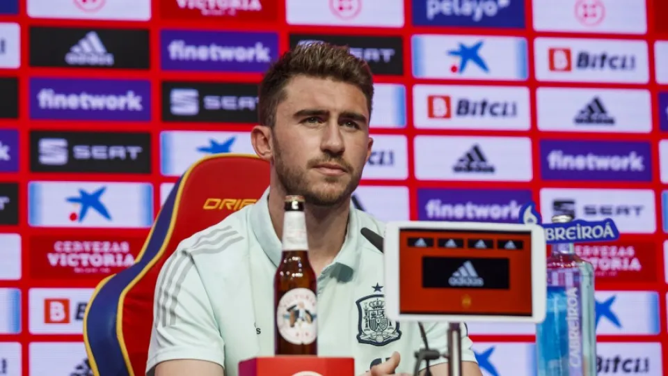 Aymeric Laporte en rueda de prensa