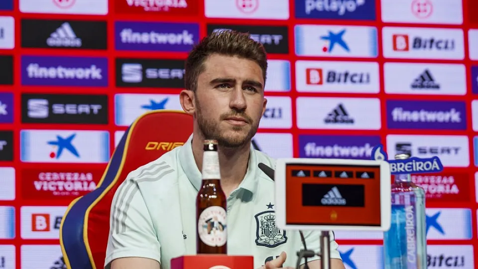 Aymeric Laporte en rueda de prensa