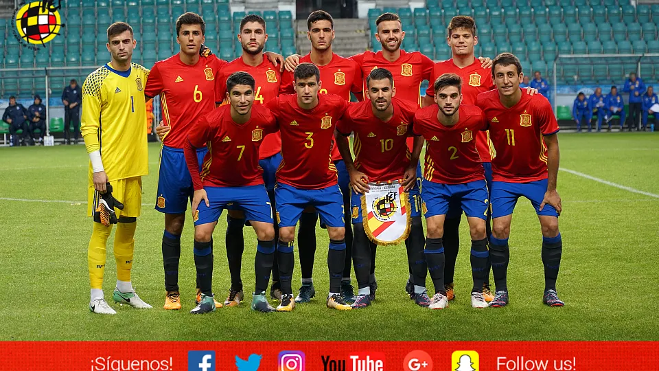 La Selección española Sub-21 posa antes de su encuentro en Tallin