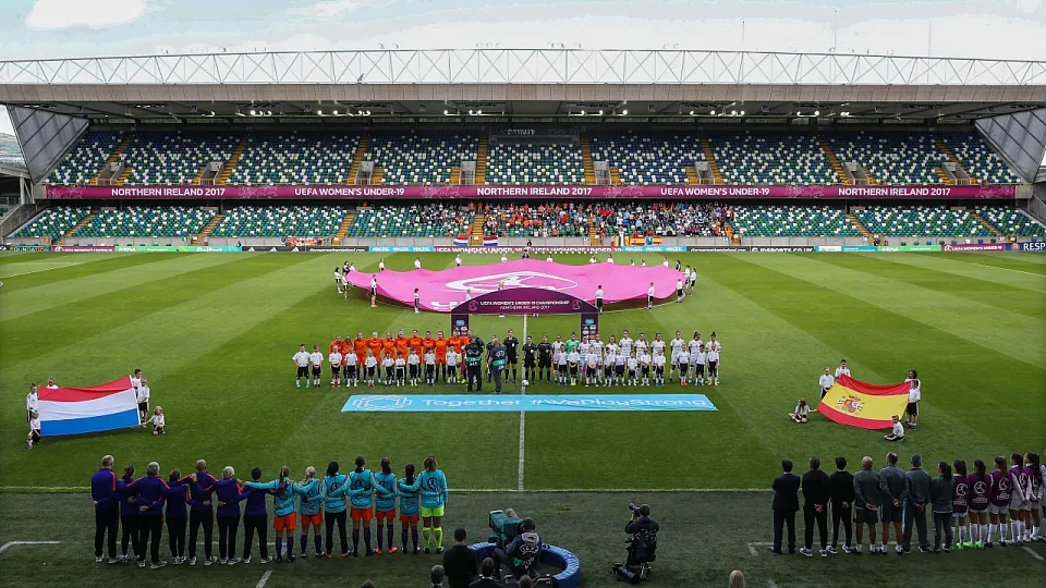 Vista panorámica del estadio de Windsor Park antes de la primera semifinal del Europeo Sub-19 femenino