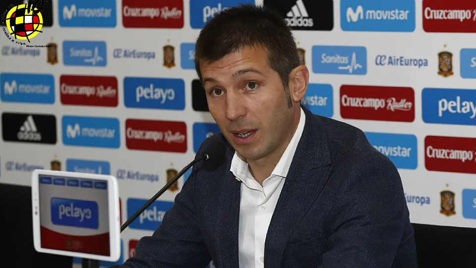 Albert Celades ofrece la convocatoria de la Selección Sub-21 en la Ciudad del Fútbol