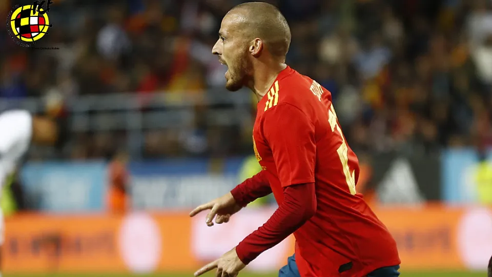 David Silva festeja un gol con la Selección española