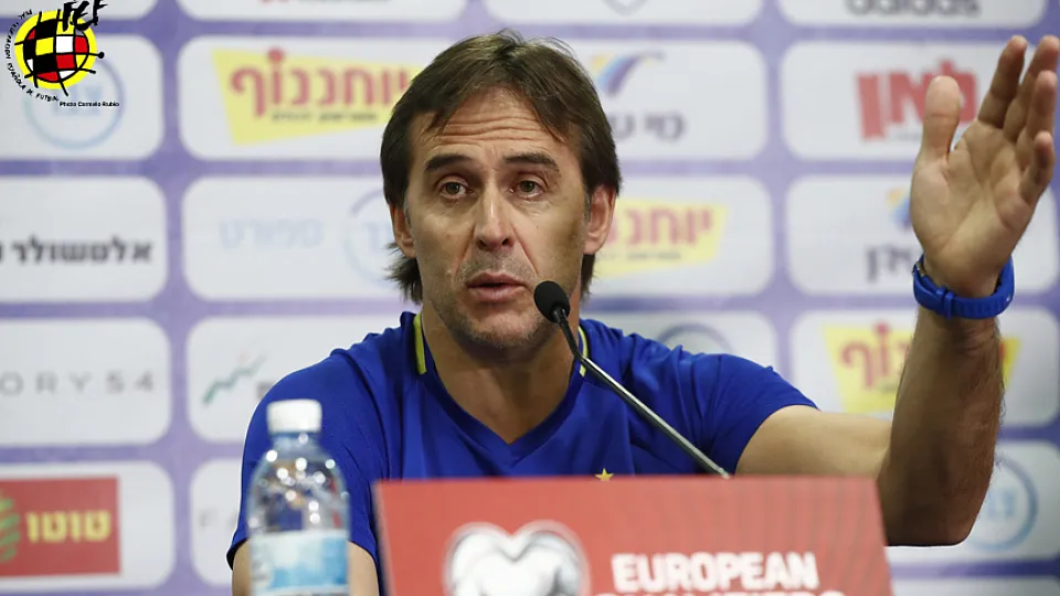 Julen Lopetegui atendió a los medios en sala de prensa