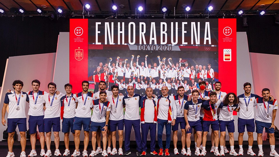 La Selección española olímpica es recibida en la Ciudad del Fútbol