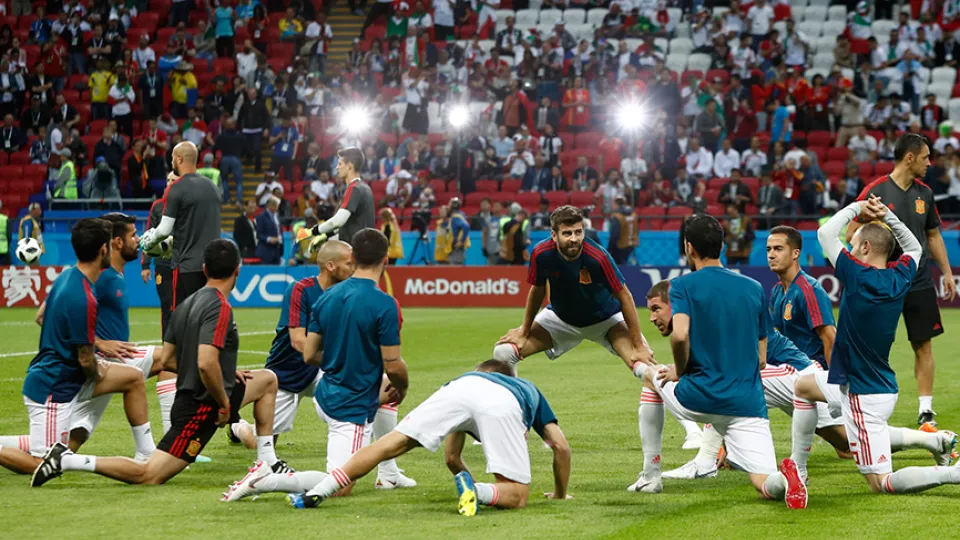 Los jugadores de la Selección española calientan en Rusia