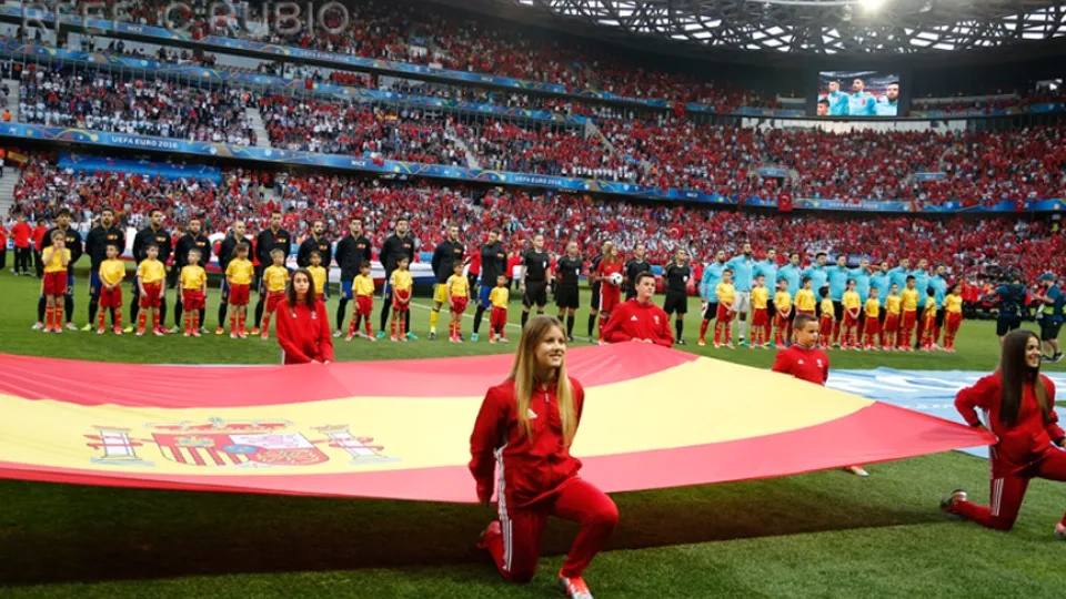 La Selección Española posa en Niza antes de su encuentro frente a Turquía