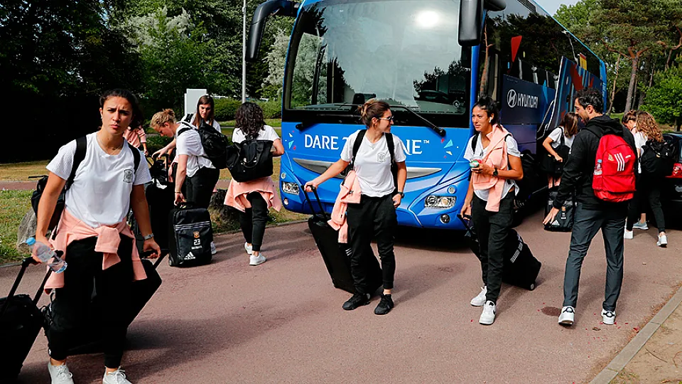 Las jugadoras de la Selección española viajan por Francia
