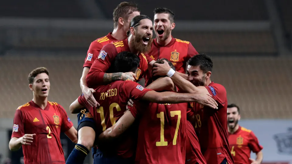 Alegría de los jugadores de España en su partido ante Alemania
