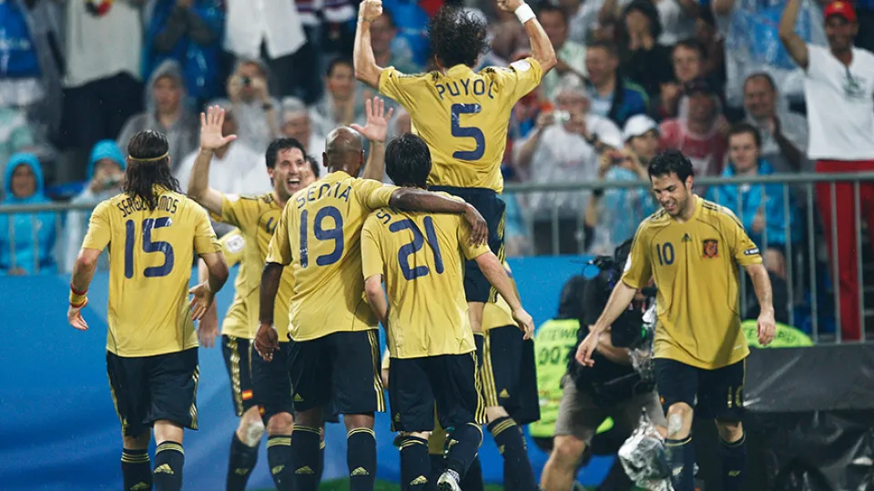 Los jugadores españoles celebran el pase a la final tras vencer a Rusia