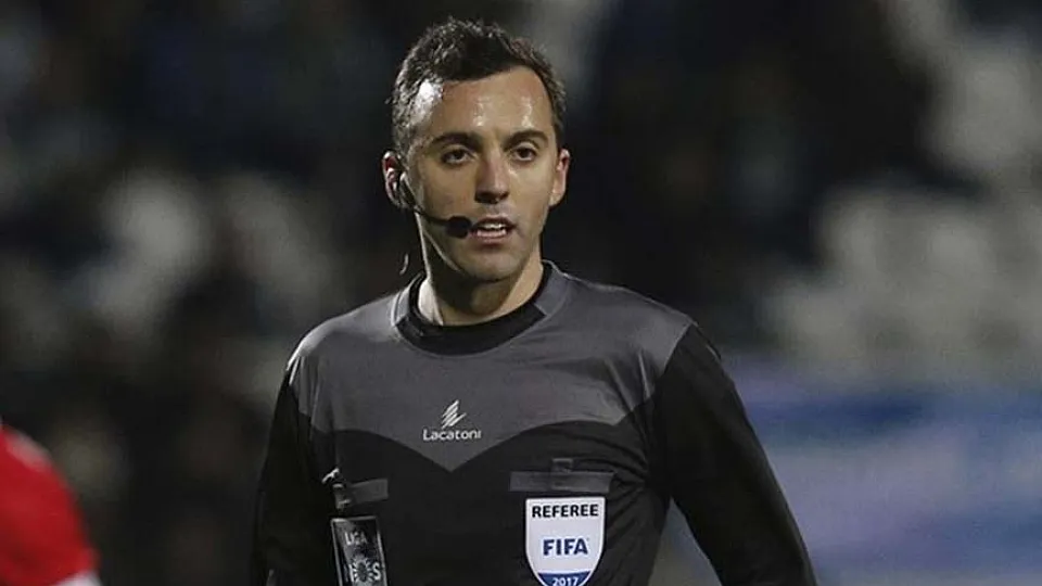 El portugués Joao Pinheiro designando como árbitro del Albania-España sub 21