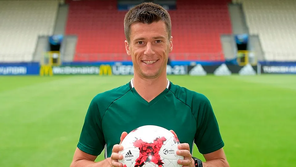 Benoît Bastien en la previa de un partido Sub-21