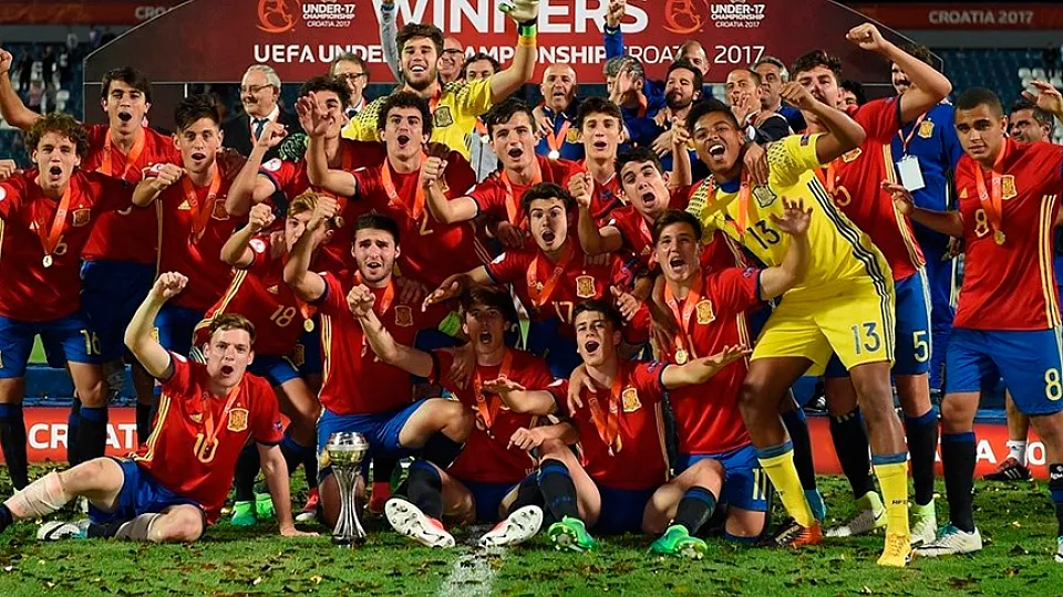 La Selección Sub-17 celebra el Campeonato de Europa