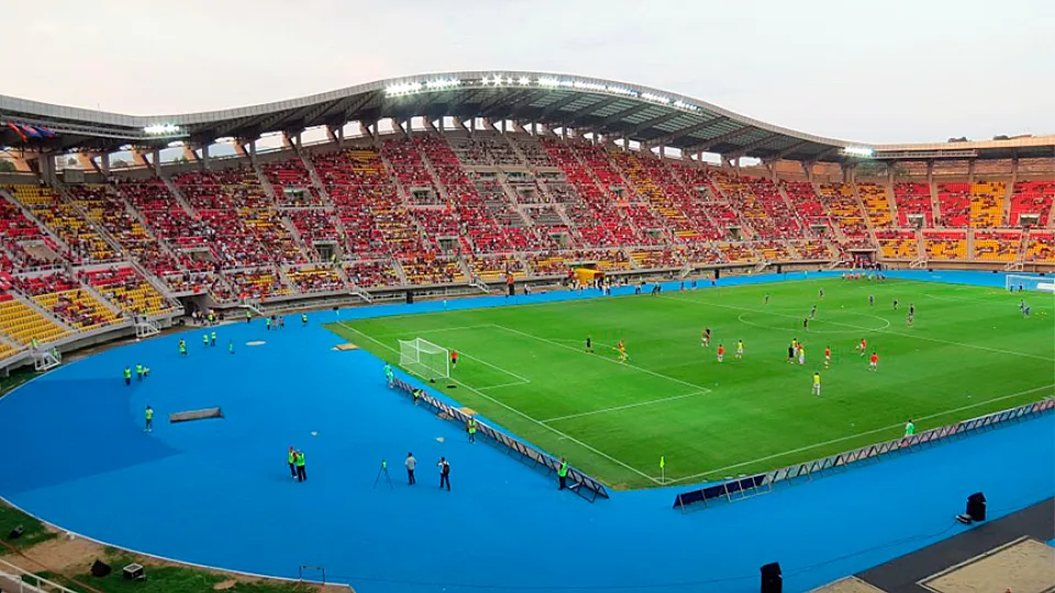 Panorámica del estadio Filipo II en Skopie, Macedonia  
