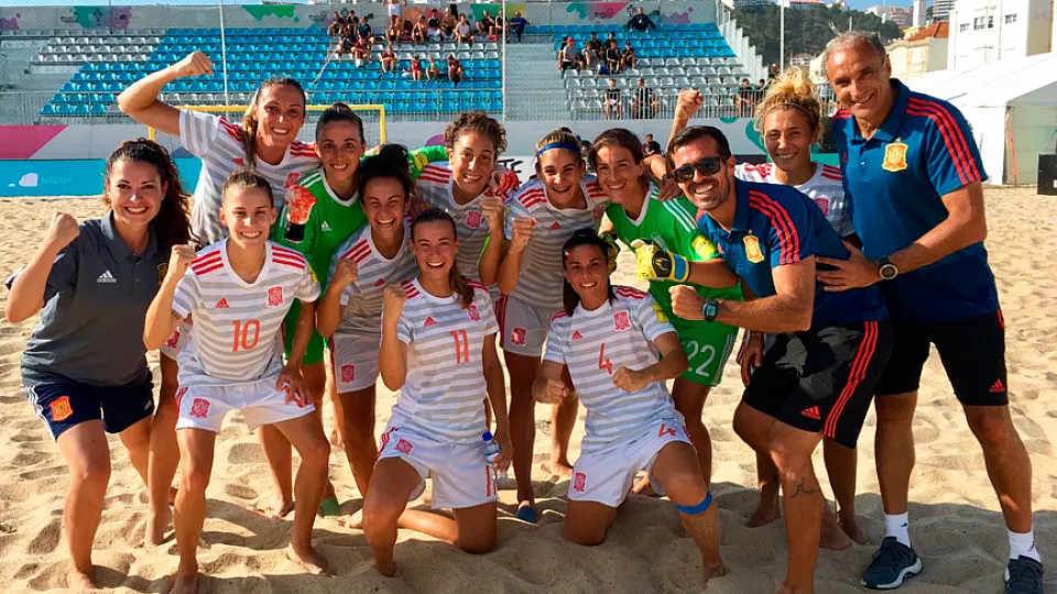 La Selección femenina de fútbol playa tras ganar a República Checa