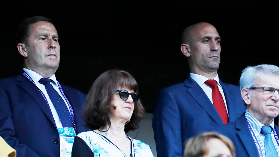 Luis Rubiales y Rafel del Amo en el palco de autoridades del estadio Océane