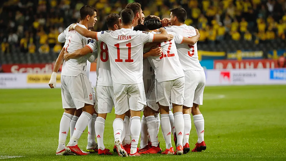 Los jugadores de la Selección española durante el partido frente a Suecia en Solna