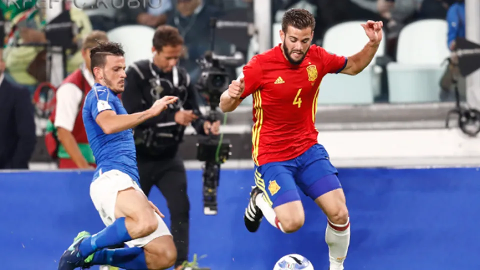 Nacho en el partido frente a Italia