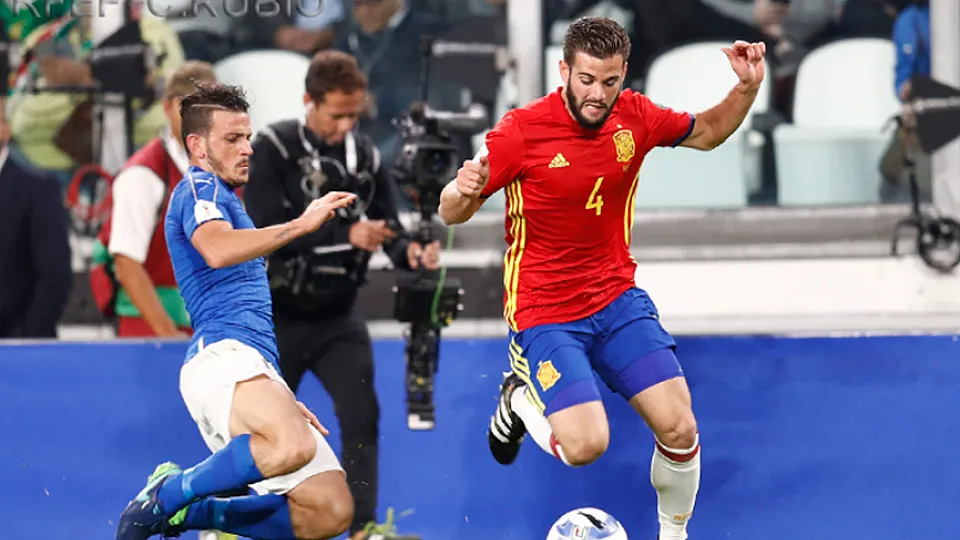 Nacho en el partido frente a Italia