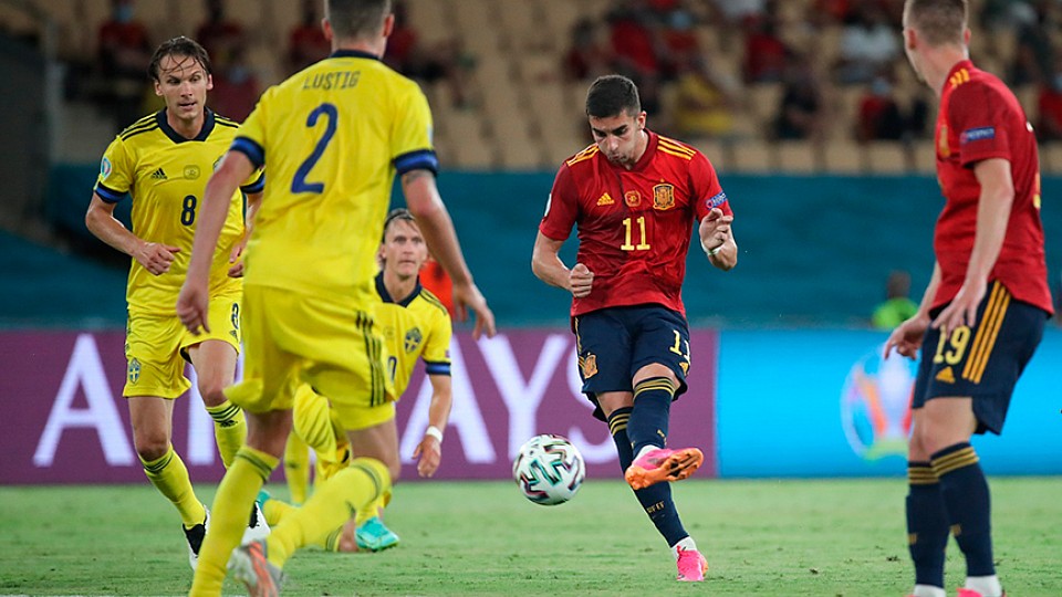 Momento del partido entre España y Suecia jugado en Sevilla