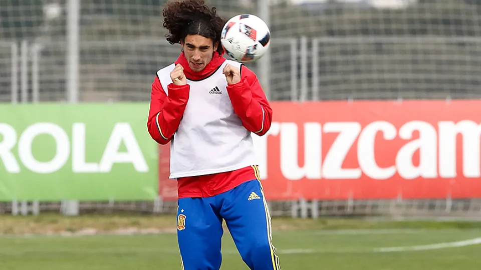 Marc Cucurella entrenando en Las Rozas